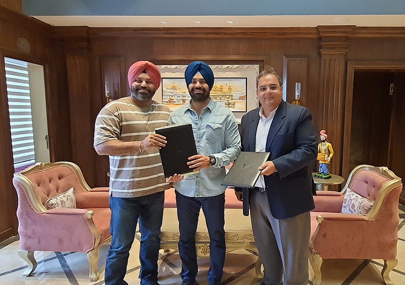 Left to right: Harmeet-Singh and Sukhmeet-Singh-Partners-Hall-of-Heritage-with Sushil Amlani Business Development Manager, Espire Hospitality Group