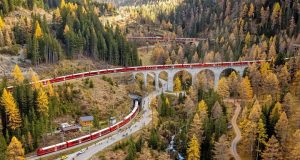 Rhaetian Railway sets new record for longest passenger train