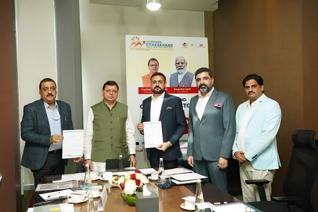 L-R: Vinay Shankar Pandey (Secretary, Industries Department GoUK), Hon’Ble Pushakarsingh Dhami (Chief Minister, Uttarakhand), Nirav Akshay Oza, (CEO, Efcee Hotels), Naveek Kaul (VP Operations, Efcee